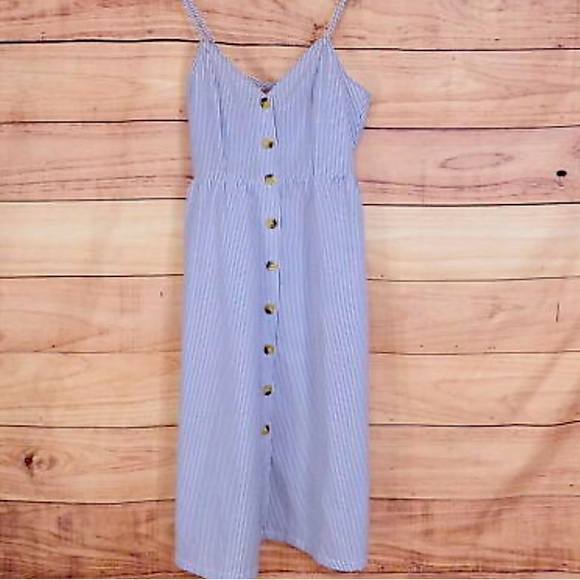 Divided by H&M Seersucker Button Up Dress - Picture 1 of 6